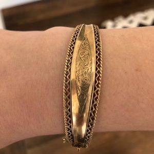 9 KT antique gold bracelet